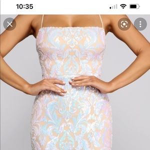 Windsor Iridescent Strappy Sequin Sz L / Large. NWT 0510-10945.